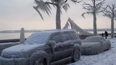 Sfaturi pentru şoferi: Cum pregăteşti maşina şi cum conduci în condiţii de ger