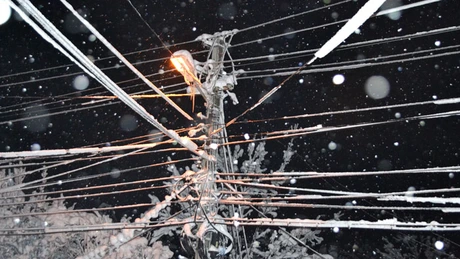 CEZ: Alimentarea cu energie electrică este întreruptă în 42 de localităţi