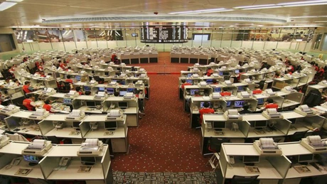 Bursele asiatice în scădere. Hong Kong a înregistrat o cădere de peste 4%