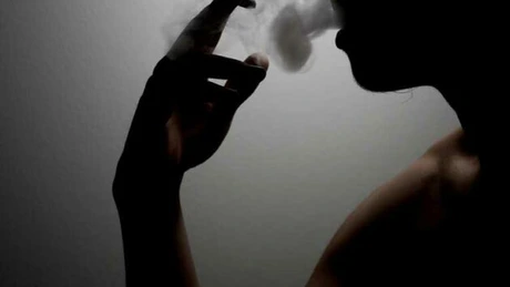 Fumătorii sunt mai puțin expuși. Cercetătorii francezi vor testa folosirea plasturilor cu nicotină pe pacienții bolnavi de coronavirus