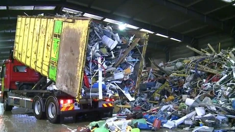 Patronat: Piaţa materialelor reciclabile funcţionează defectuos. Problemele legislative pot crea în 2016 o criză profundă