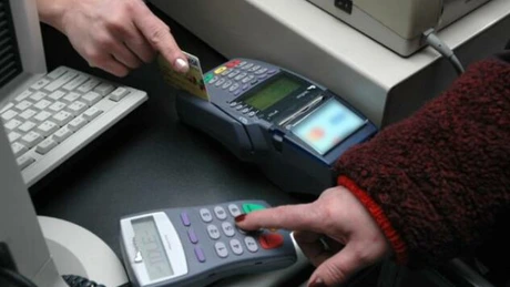 De când e mai ușor să plătești cu cardul, 10.000 de români au plătit impozitele online