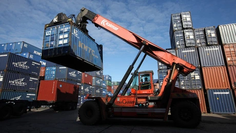 Schimburile comerciale cu China continentală au scăzut anul trecut cu 3,1%, la 3,8 miliarde dolari