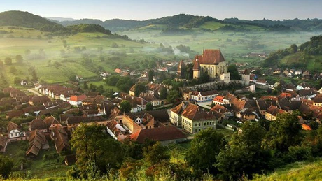 The Sun: Transilvania, cu perspective panoramice şi castele gotice, prima destinaţie de vizitat în 2016