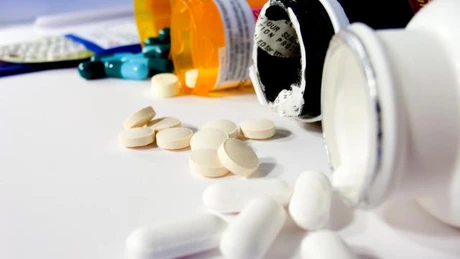 PRIMER: Majoritatea medicamentelor care costă sub 25 de lei, nerentabile pentru producători după creşterea taxei clawback la 19,42%