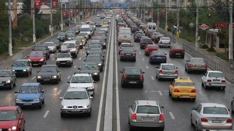 Boc, după anularea vinietei Oxigen în Bucureşti: Guvernul trebuie să reglementeze domeniul maşinilor ultrapoluante, nu fiecare oraş în parte