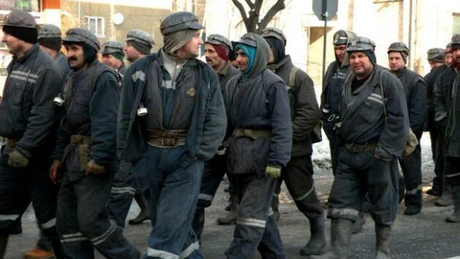 Minerii şi energeticienii care au plecat pe jos la Bucureşti în semn de nemulţumire faţă de situaţia CEO au ajuns în Dolj