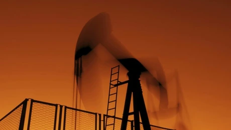 Preţul petrolului Brent a depăşit pragul de 50 de dolari pentru prima dată în ultimele şapte luni