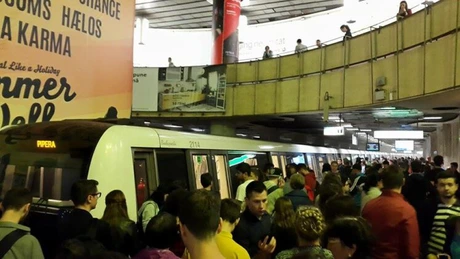 Măsuri extreme la metrou: Ca să se evite aglomeraţia, trenurile nu mai ajung în acelaşi timp în staţii, la orele de vârf