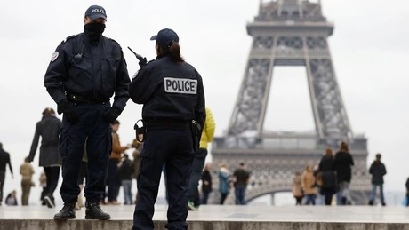 Franţa intenţionează să instituie serviciul militar obligatoriu de o lună