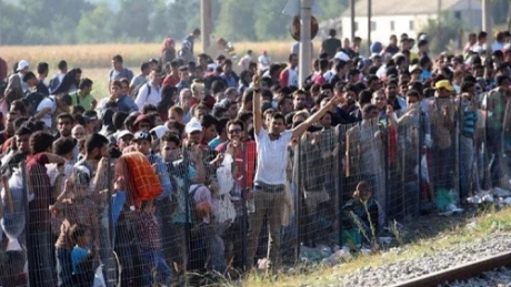 Turcia către UE: Ne scoateţi vizele în octombrie sau nu mai oprim migranţii către voi