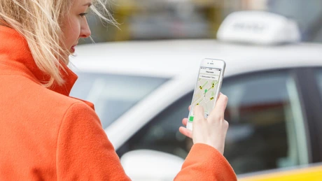 Taxify aliniază tarifele la oferta Uber: 1,3 lei pe kilometru în Bucureşti