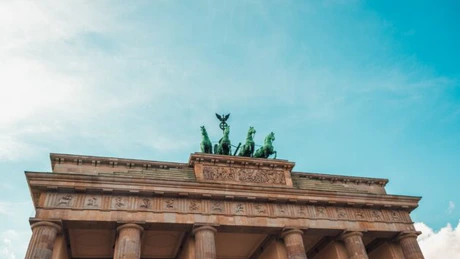 Criza migraţiei: Extremişti de dreapta au protestat de pe Poarta Brandenburg din Berlin