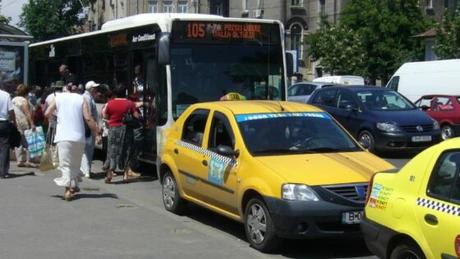 Primăria Bucureşti vrea să creeze în staţiile RATB zone unde pot staţiona şi taximetriştii