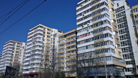 Comisia Europeană va propune introducerea unor standarde energetice minime pentru clădirile rezidenţiale