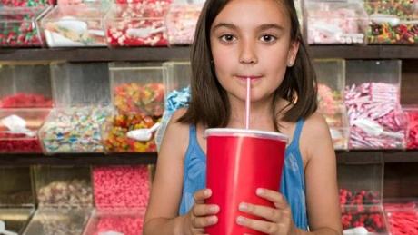 Comercializarea bauturilor carbogazoase ar putea fi interzise minorilor sub 16 ani - proiect