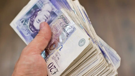 Brexitul a depreciat lira sterlină cu aproape 17% faţă de dolar - Saxo Bank