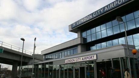 Autorităţile britanice au evacuat aeroportul London City din cauza unei alarme de incendiu