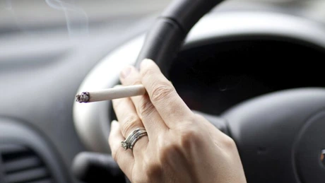 Camera Deputaţilor: Comisiile de resort au respins amendamentele privind interzicerea fumatului în maşină
