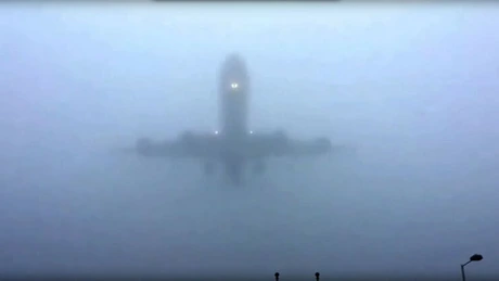 Ceaţa a perturbat traficul aerian: pe Aeroportul Otopeni nu se decolează şi nu se aterizează, curse anulate pe Aeroportul Cluj
