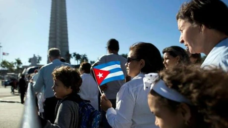 Zeci de mii de cubanezi şi-au luat la revedere de la fostul lider comunist Fidel Castro în Piaţa Revoluţiei din Havana