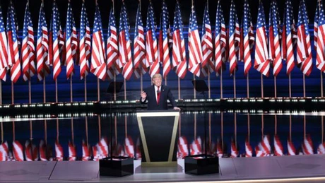 Donald Trump devine al 45-lea preşedinte al Statelor Unite, după o campanie care a divizat profund ţara
