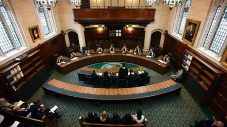 Lovitură pentru guvernul britanic: Brexitul nu poate fi declanşat fără avizul Parlamentului. Lira se apreciază