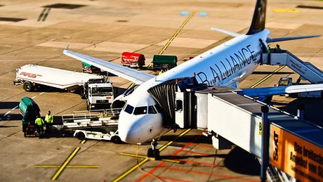 Ce compensaţii pot primi pasagerii companiilor aeriene în caz de anulare sau întârziere a zborurilor