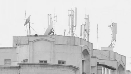 O asociaţie de proprietari obţine în instanţă demontarea antenei Vodafone. Cetăţenii reclamaseră că le afectează sănătatea