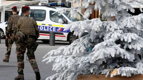 Efectivele forţelor de ordine franceze sunt suplimentate de Crăciun pentru prevenirea atacurilor teroriste