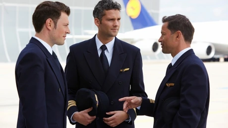 Lufthansa aprobă majorarea salariilor pentru piloţi, după cinci ani de negocieri