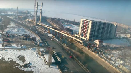Cum merge cel mai mare proiect de infrastructură rutieră din Capitală: Podul nou de la Ciurel a traversat Dâmboviţa VIDEO