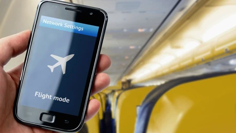 Londra a interzis laptopurile, tabletele şi telefoanele mari în bagajul de mână pentru pasagerii din şase ţări musulmane