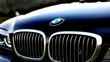 BMW şi-a îmbunătăţit estimările privind profitul în 2017, deşi câştigurile au scăzut în trimestrul trei