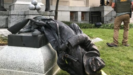 Trump: Cultura americană este distrusă prin înlăturarea statuilor Confederaţilor