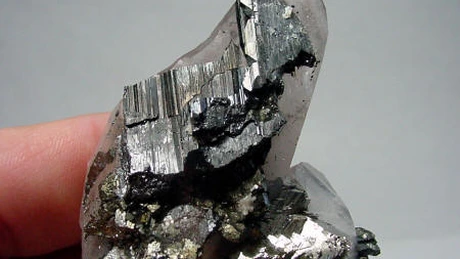 Tungstenul s-a scumpit cu 50% în ultimele două luni, după ce China a limitat producţia