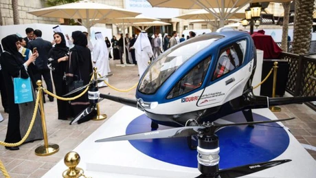 Dubaiul doreşte să devină primul oraş din lume cu taxiuri zburătoare