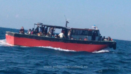 Pescador cu aproape 90 de persoane la bord, interceptat în apropierea ţărmului românesc al Mării Negre