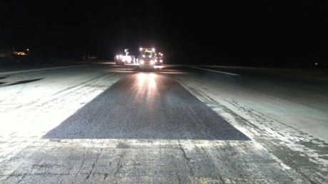 Aeroporturi Bucureşti: La pista numărul 1 de pe Otopeni s-au efectuat asfaltări pe 66% din suprafaţa de reparat