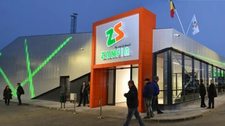 S-a deschis primul hypermarket operat de români. Familia Zanfir din Focşani intră pe terenul multinaţionalelor