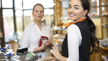 Retailer: Clientul român a devenit mult mai pretenţios, cumpără produse de calitate şi vrea să fie consiliat