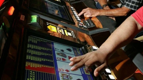 Un consilier din Primăria Capitalei vrea să mute sălile de jocuri de noroc şi cazinourile în afara Bucureştiului