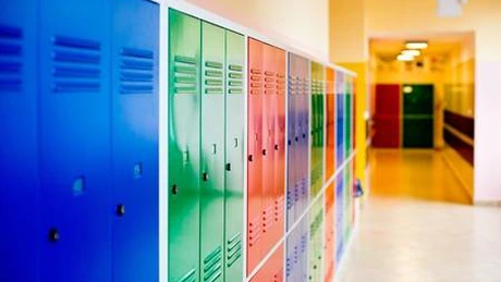 Unităţile de învăţământ trebuie să asigure spaţii de depozitare a materialelor şcolare pentru fiecare elev - Camera Deputaţilor