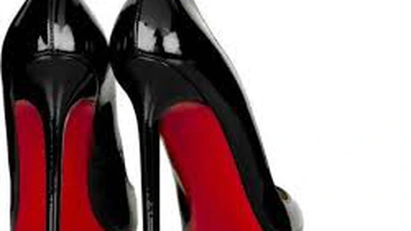 Louboutin a câştigat un proces ce a vizat tălpile roşii ale pantofilor săi