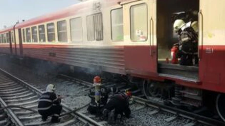 Tren Regio Călători a luat foc în Timişoara - FOTO