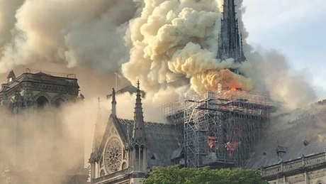 Un concurs internaţional de arhitectură, lansat pentru reconstrucţia fleşei distruse a catedralei Notre-Dame