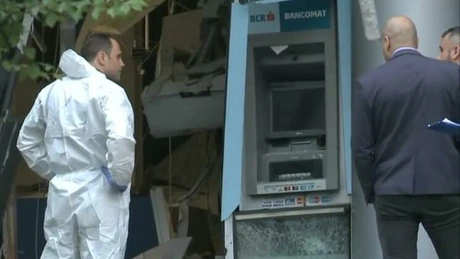 Explozie la un sediu BCR din Bucureşti. Bancomatul a fost distrus