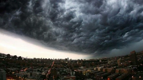 Vremea se strică în Bucureşti - Se va răci treptat. Ploi torenţiale, descărcări electrice şi furtuni, în următoarele patru zile (ANM)