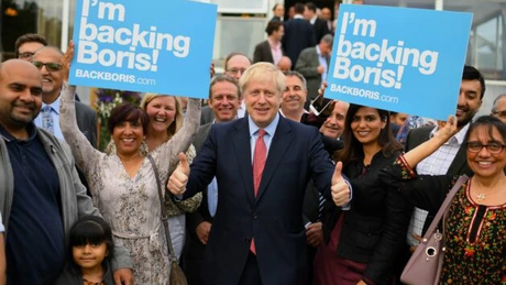 Boris Johnson îşi preia azi, după-amiază, mandatul de prim-ministru