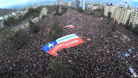 Criză socială în Chile: Preşedintele Pinera condamnă violenţele poliţiei